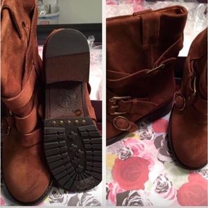 Ladies Authentic Lucky Brand ☘️ Suede Boots -NEW